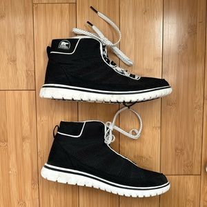 Sorel women’s ankle winter boots - Size 8